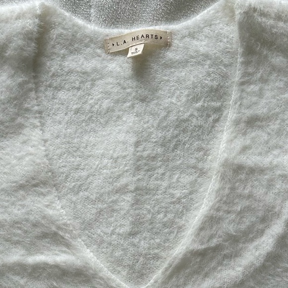 La Hearts Fuzzy Tank - Picture 2 of 3